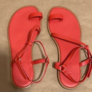 VINCE Perrigan Flat Sandals - size 7.5